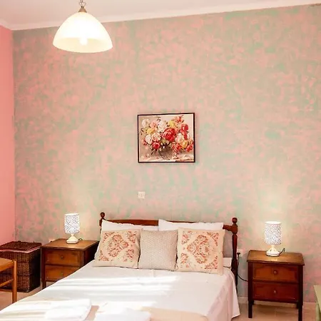 Marina's In Village Apartment
